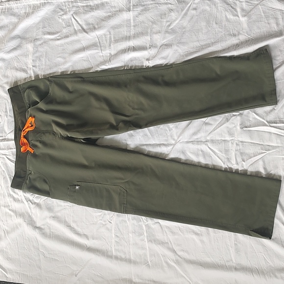 Figs Pants - FIGS Kade Cargo scrub pants